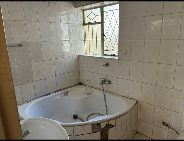 10 BEDROOM FREEHOLD FOR SALE IN EDENDALE